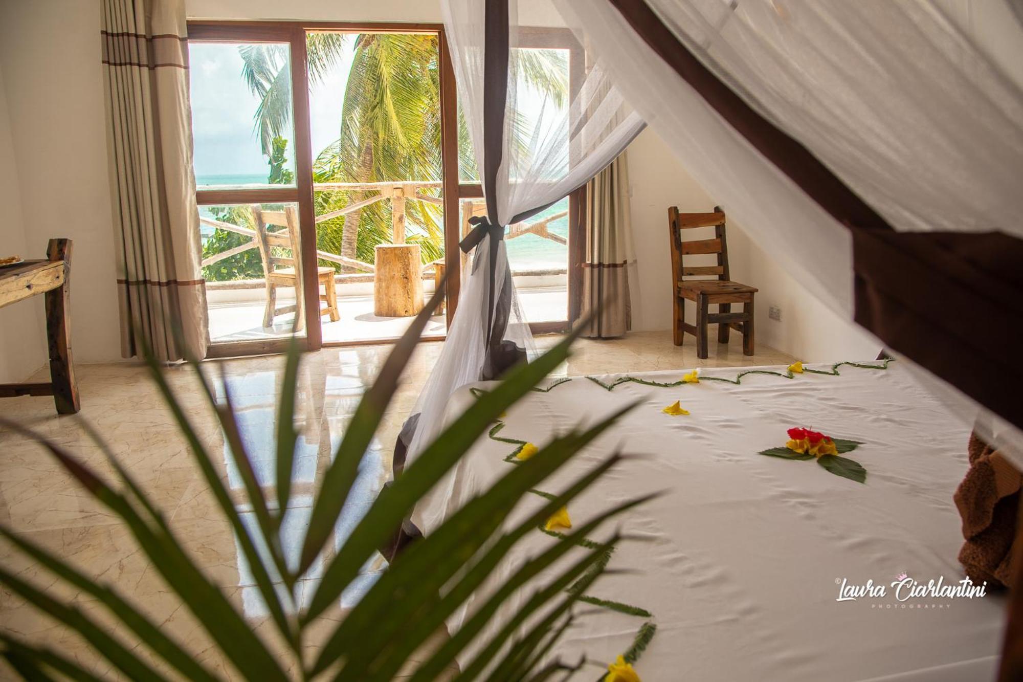 Uroa Zanzibar Vera Beach Hotel By Moonshine Dikoni 外观 照片