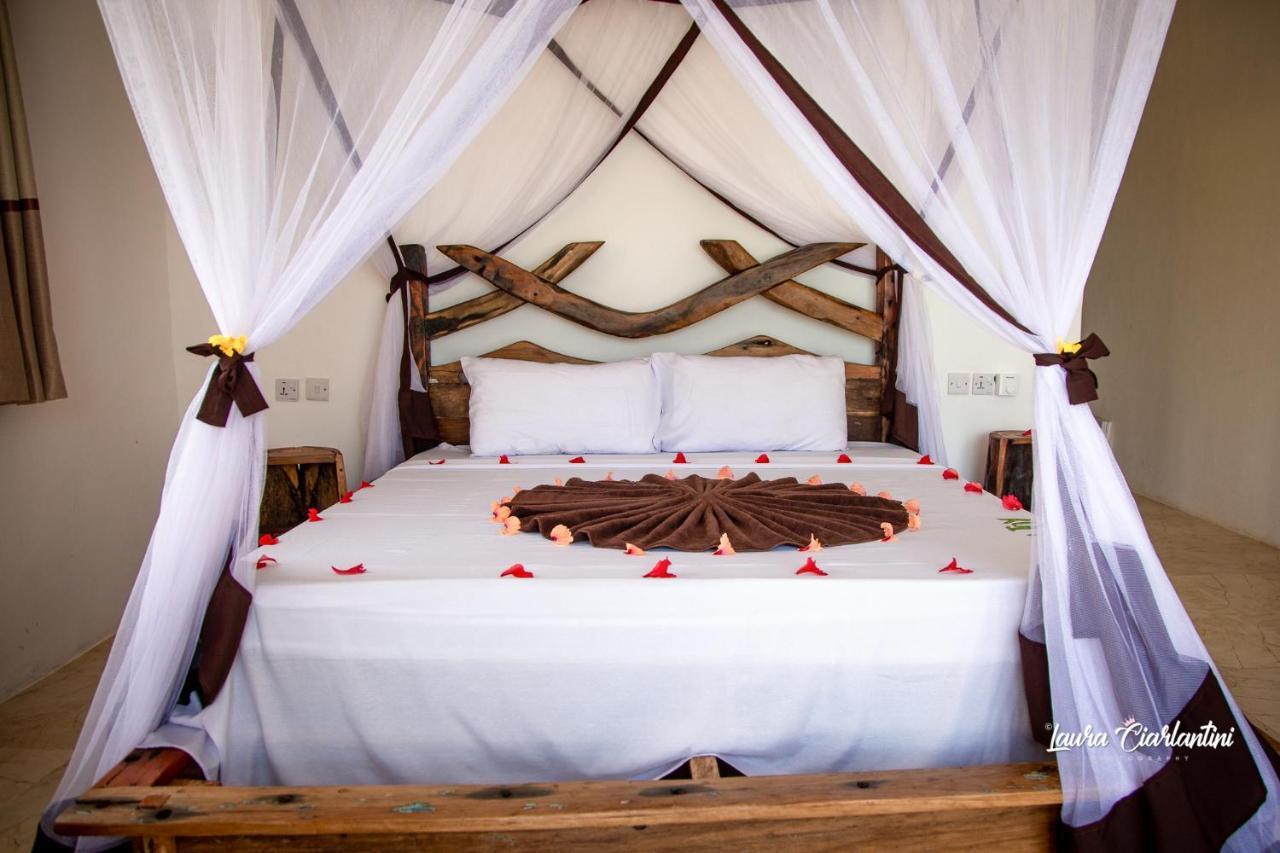 Uroa Zanzibar Vera Beach Hotel By Moonshine Dikoni 外观 照片