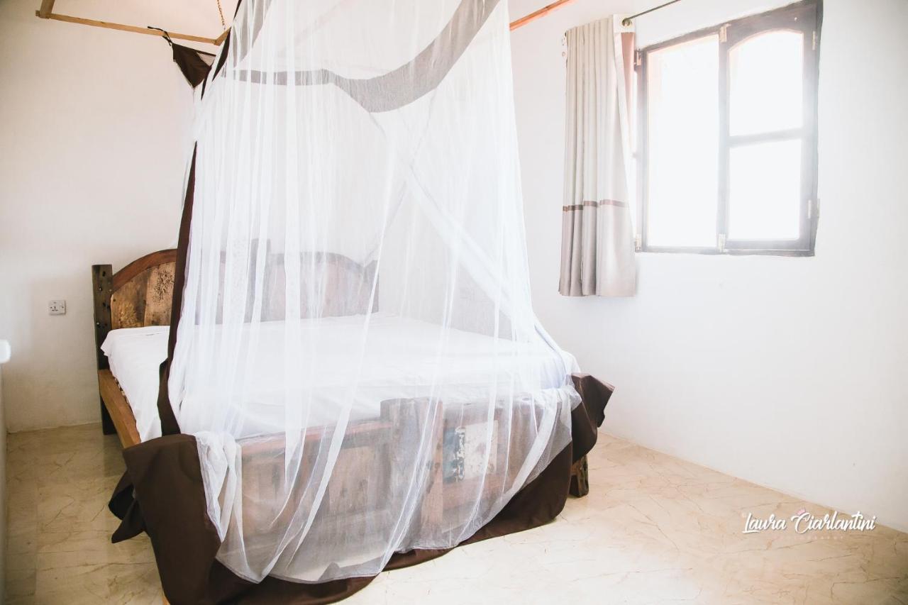 Uroa Zanzibar Vera Beach Hotel By Moonshine Dikoni 外观 照片